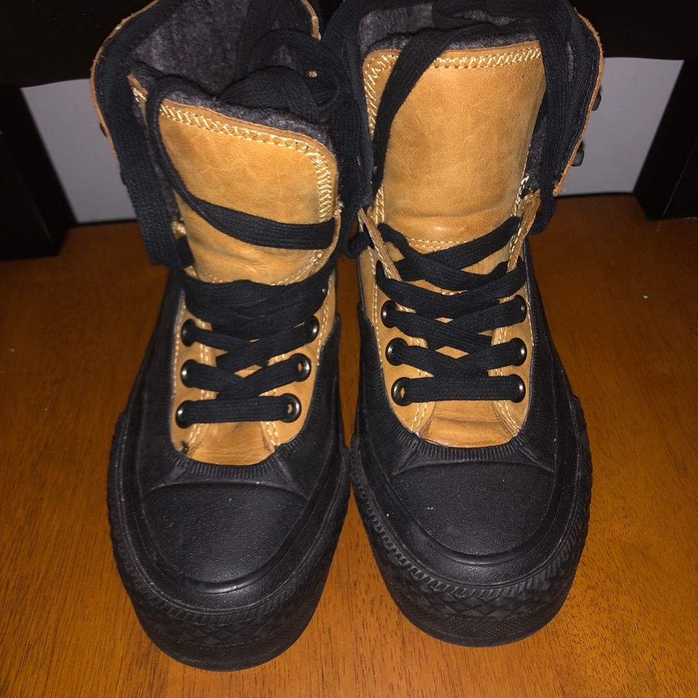 Converse Boots